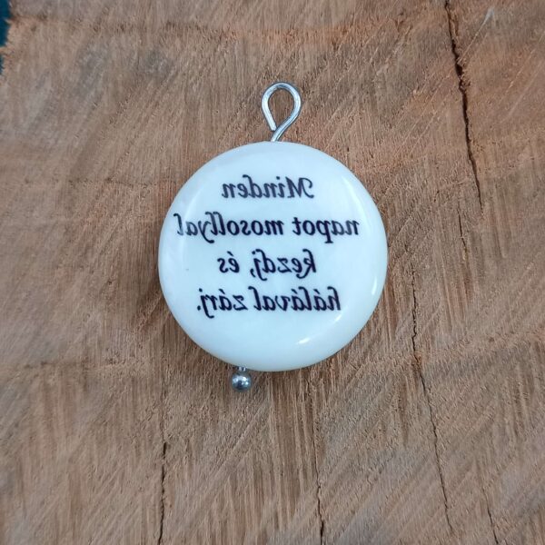 Minden napot mosollyal kezdj, és hálával zárj! kagyló titok medál Mi Gyöngyünk Ásvány Nyomda